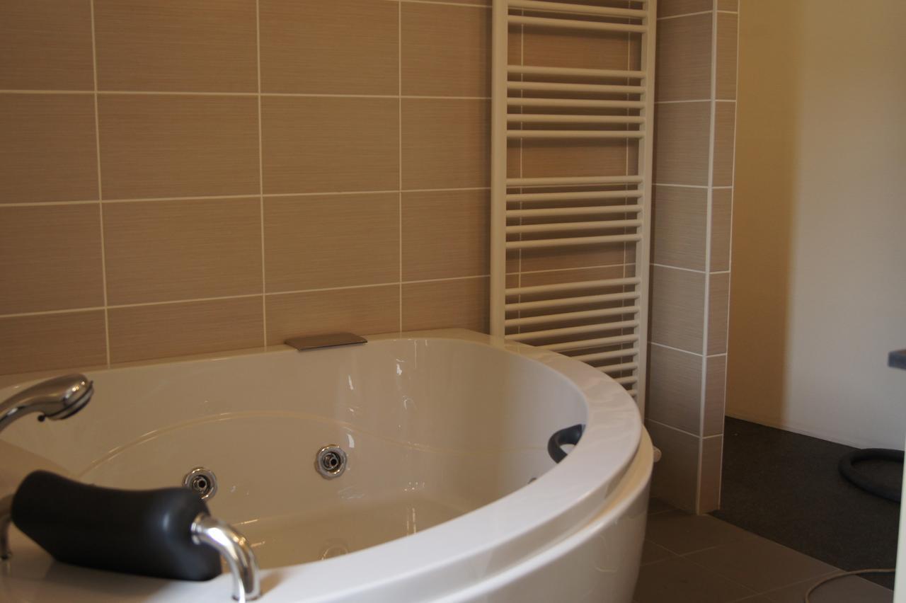 Hotel Буйон Екстериор снимка