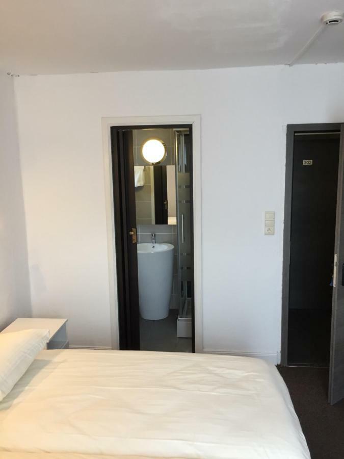Hotel Буйон Екстериор снимка